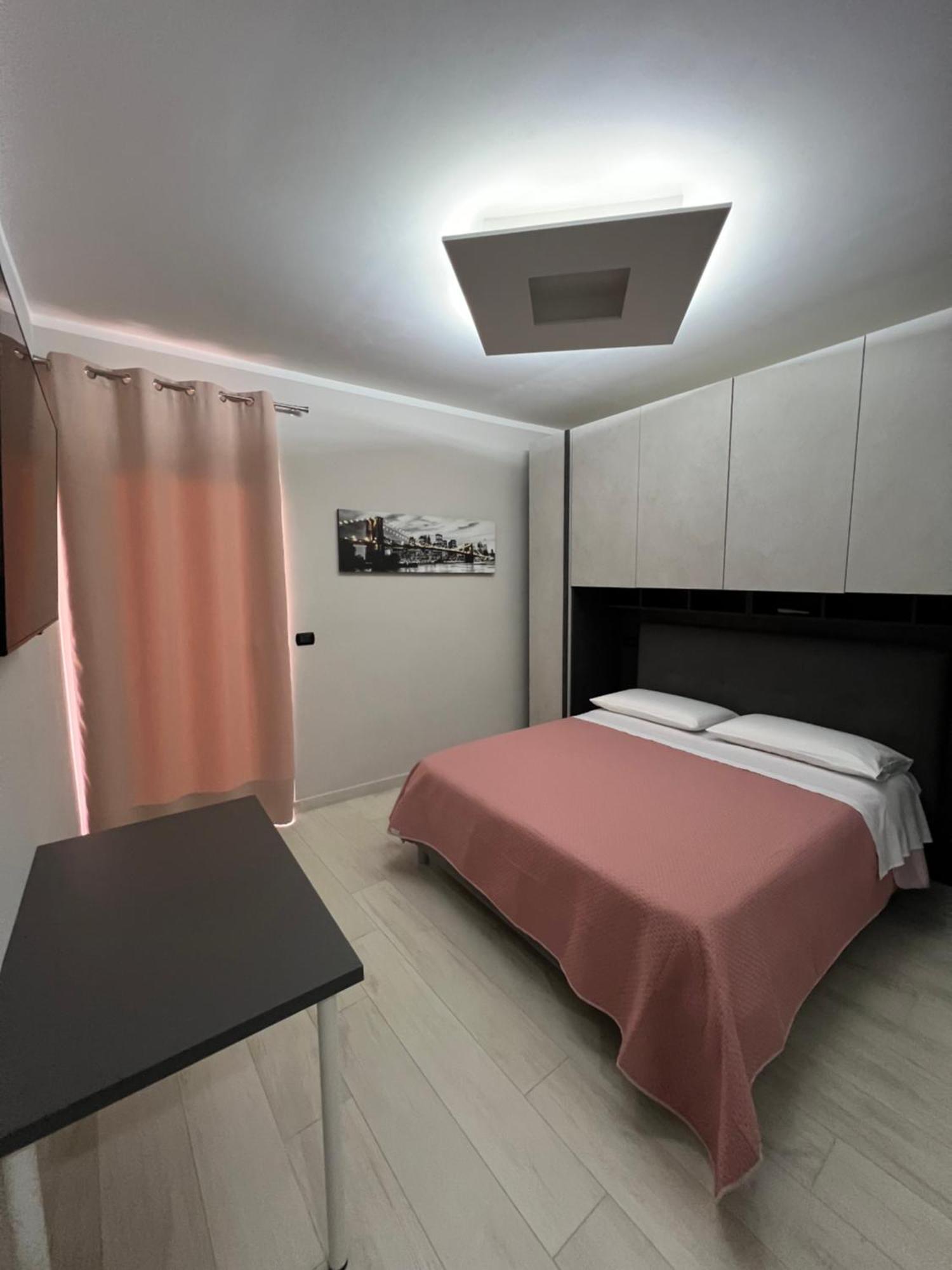 קסטלמרה די סטביה Brass Apartment מראה חיצוני תמונה