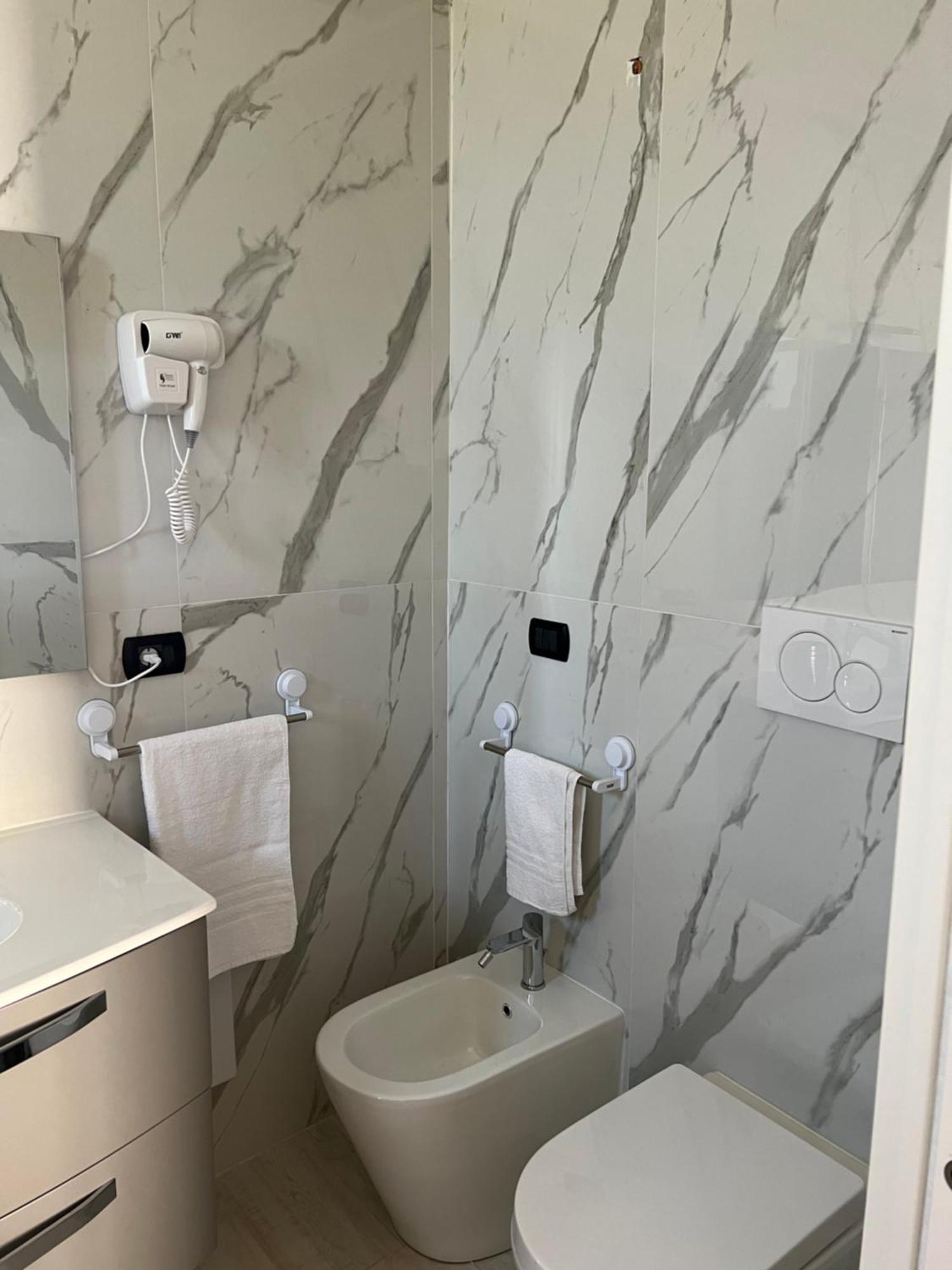 קסטלמרה די סטביה Brass Apartment מראה חיצוני תמונה