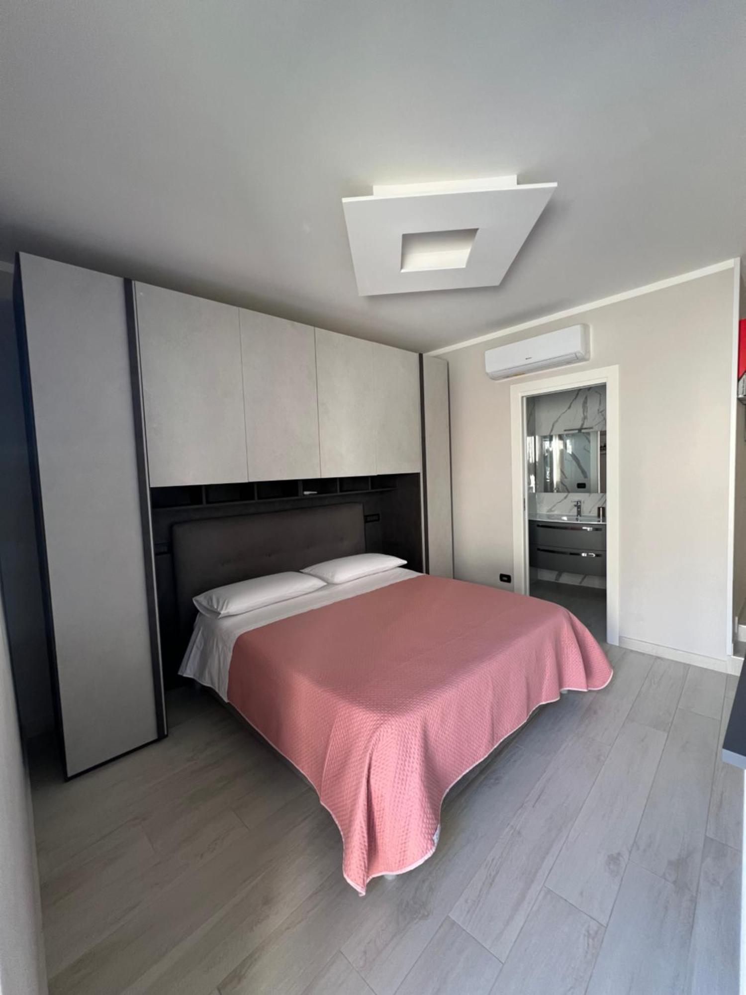 קסטלמרה די סטביה Brass Apartment מראה חיצוני תמונה